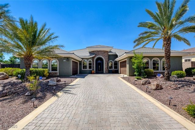 8465 Picket Ridge Court, Las Vegas, NV 89143