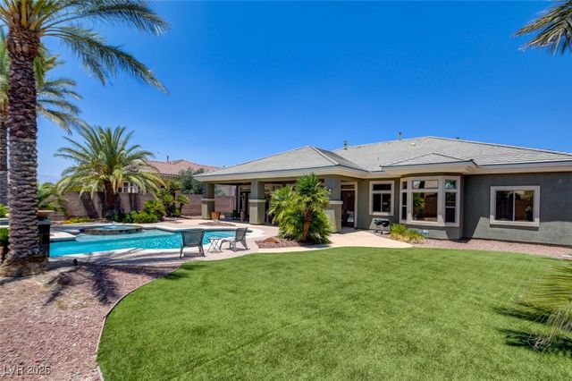 8465 Picket Ridge Court, Las Vegas, NV 89143