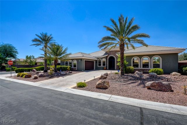 8465 Picket Ridge Court, Las Vegas, NV 89143