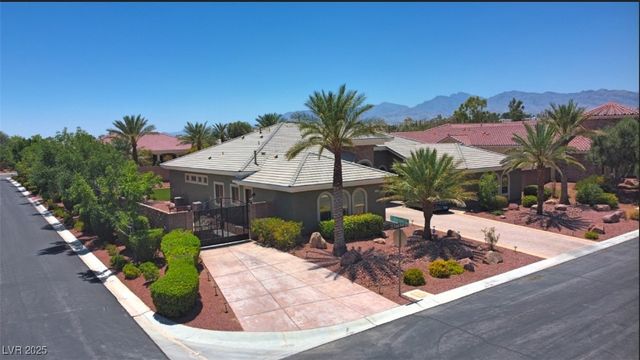 8465 Picket Ridge Court, Las Vegas, NV 89143