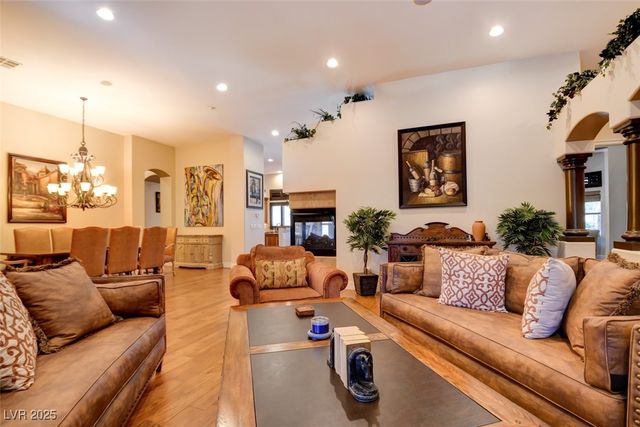 8465 Picket Ridge Court, Las Vegas, NV 89143