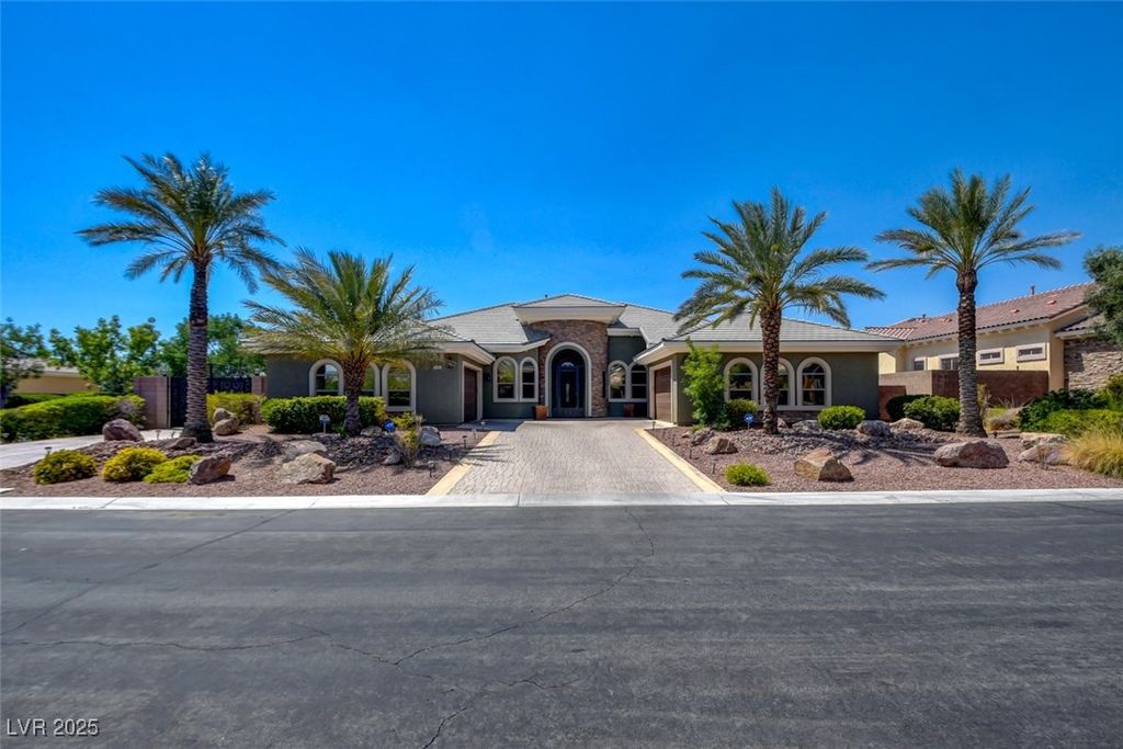 8465 Picket Ridge Court, Las Vegas, NV 89143