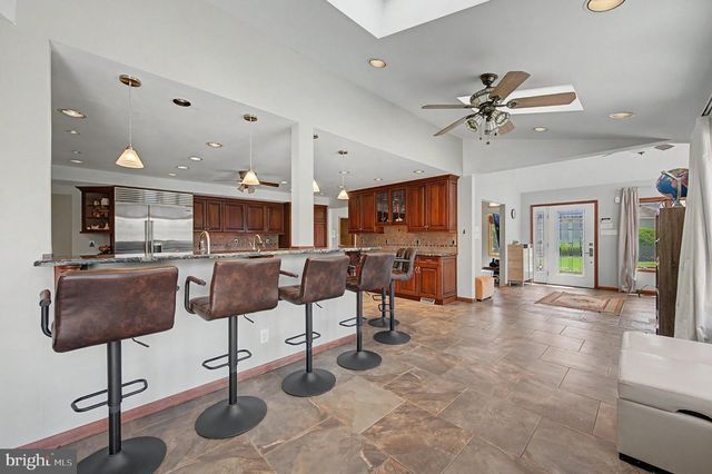 9 SEAGARDEN DR, Linwood, NJ 08221