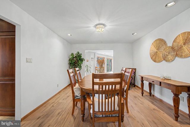 9 SEAGARDEN DR, Linwood, NJ 08221