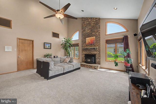 9 SEAGARDEN DR, Linwood, NJ 08221