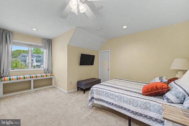 9 SEAGARDEN DR, Linwood, NJ 08221