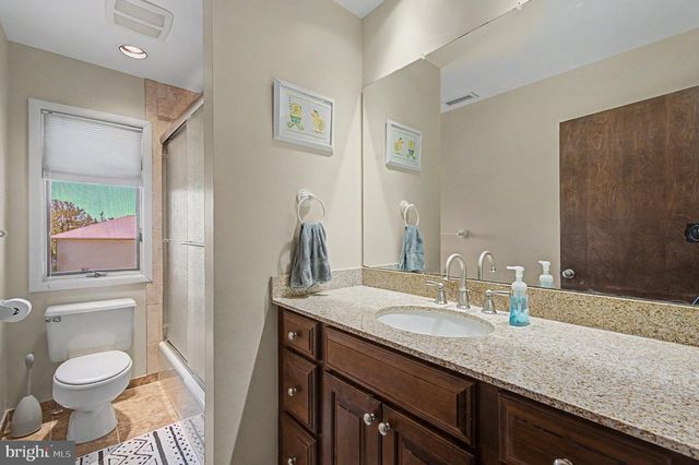 9 SEAGARDEN DR, Linwood, NJ 08221