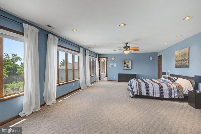 9 SEAGARDEN DR, Linwood, NJ 08221