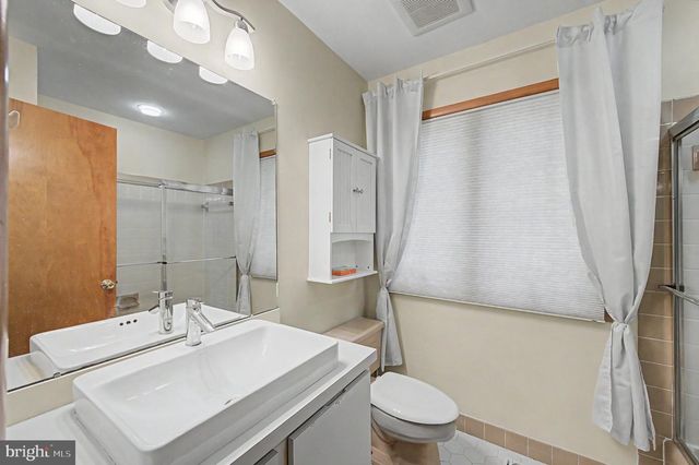 9 SEAGARDEN DR, Linwood, NJ 08221