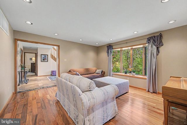9 SEAGARDEN DR, Linwood, NJ 08221