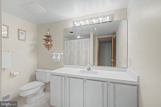 9 SEAGARDEN DR, Linwood, NJ 08221