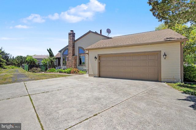 9 SEAGARDEN DR, Linwood, NJ 08221