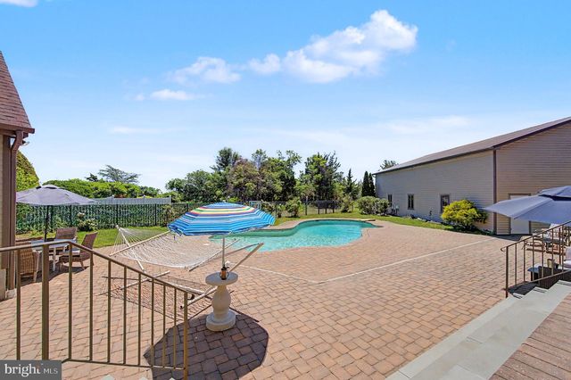 9 SEAGARDEN DR, Linwood, NJ 08221