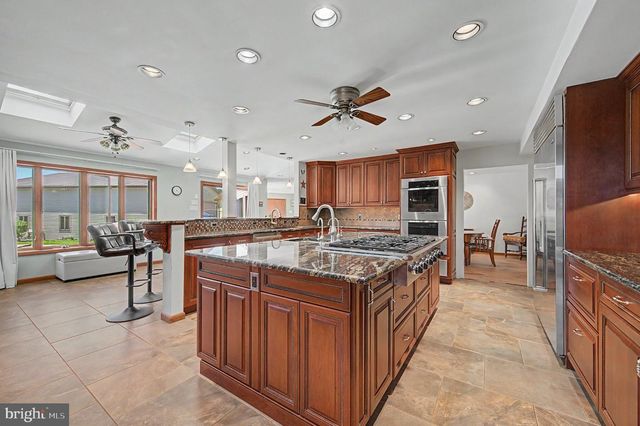9 SEAGARDEN DR, Linwood, NJ 08221