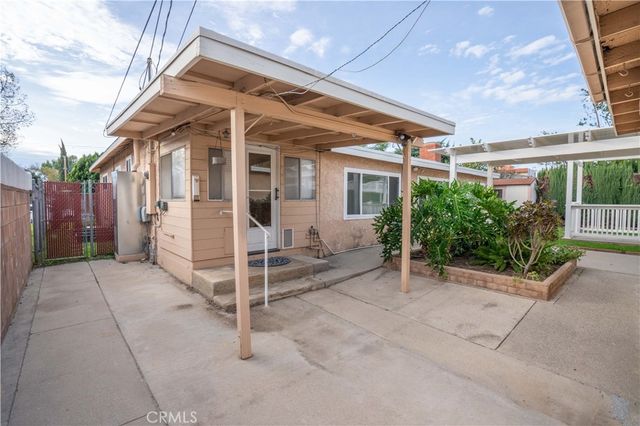 11018 Woodley, Granada Hills, CA 91344
