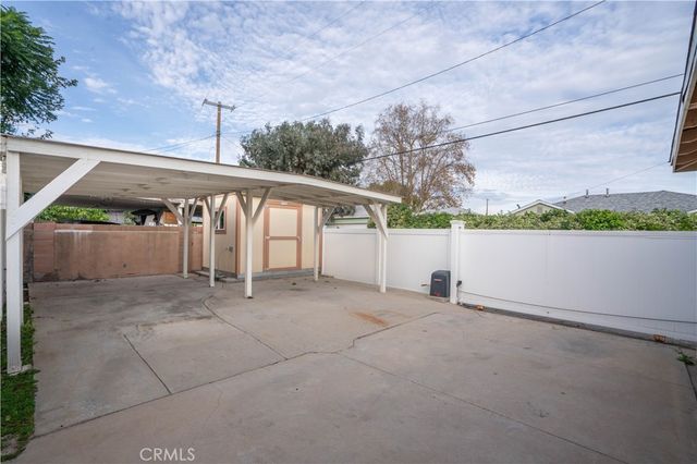 11018 Woodley, Granada Hills, CA 91344