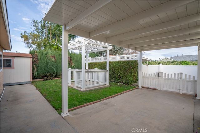 11018 Woodley, Granada Hills, CA 91344