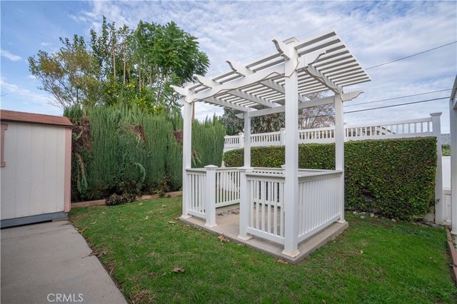 11018 Woodley, Granada Hills, CA 91344