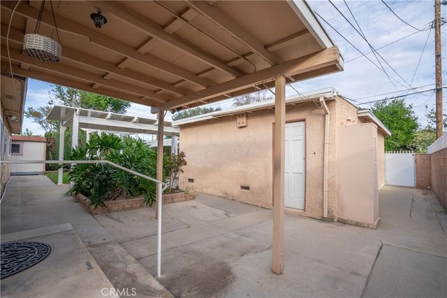11018 Woodley, Granada Hills, CA 91344