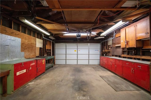 11018 Woodley, Granada Hills, CA 91344