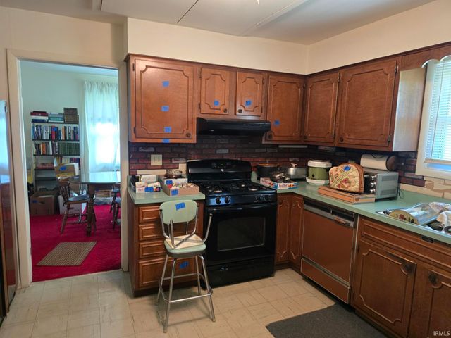 5900 Dartmouth Court, Kokomo, IN 46902