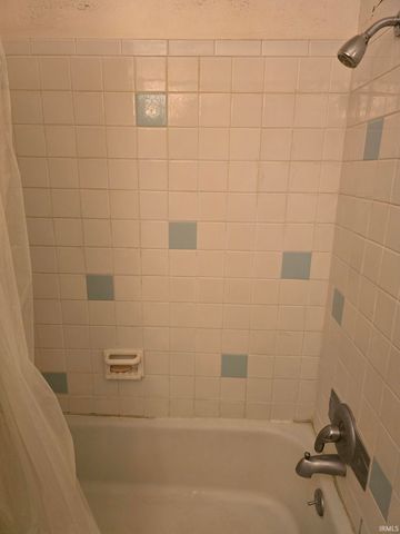 5900 Dartmouth Court, Kokomo, IN 46902