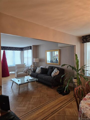 70-22 68th Street, Glendale, NY 11385