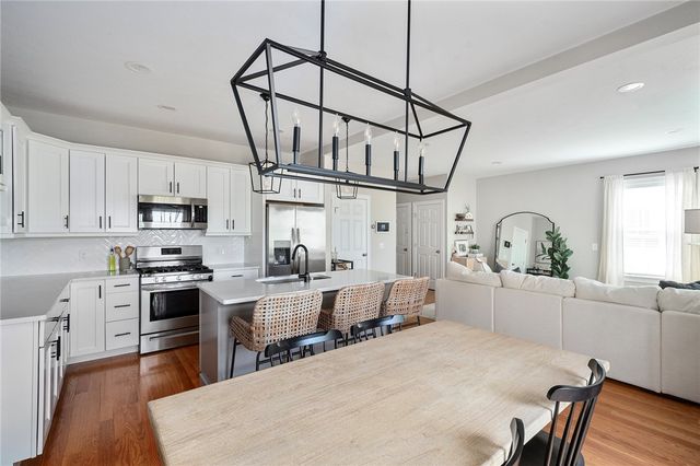 601 Hunting Hill Drive, Cumberland, RI 02864