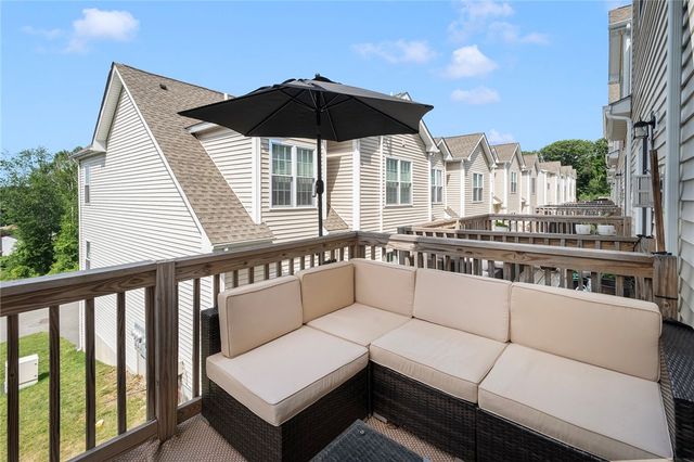 601 Hunting Hill Drive, Cumberland, RI 02864
