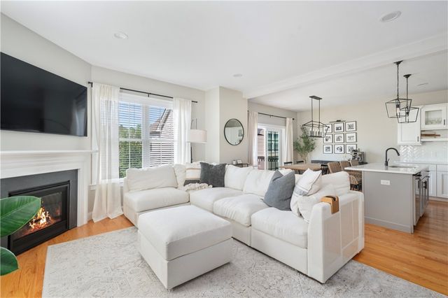 601 Hunting Hill Drive, Cumberland, RI 02864