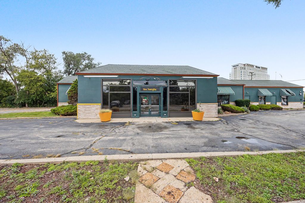 604 N Milwaukee Avenue, Wheeling, IL 60090 — exterior