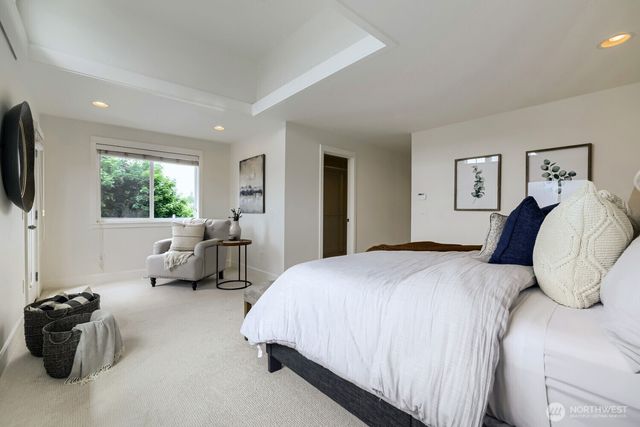 721 N 79th Street, Seattle, WA 98103