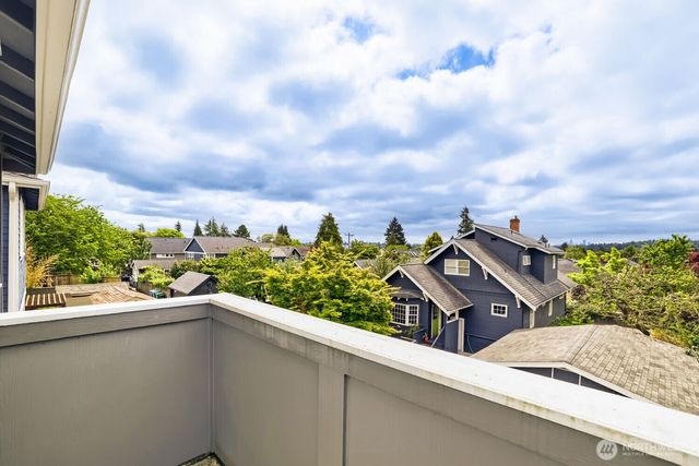 721 N 79th Street, Seattle, WA 98103