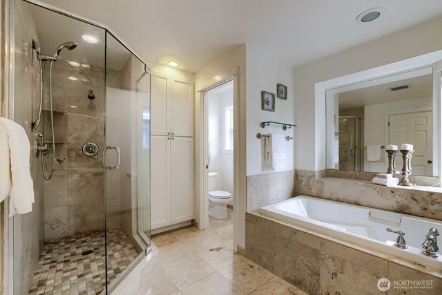 721 N 79th Street, Seattle, WA 98103