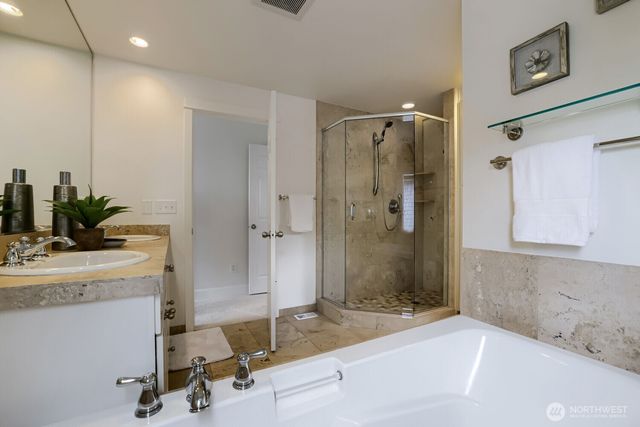 721 N 79th Street, Seattle, WA 98103