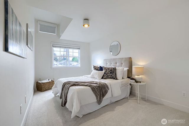 721 N 79th Street, Seattle, WA 98103
