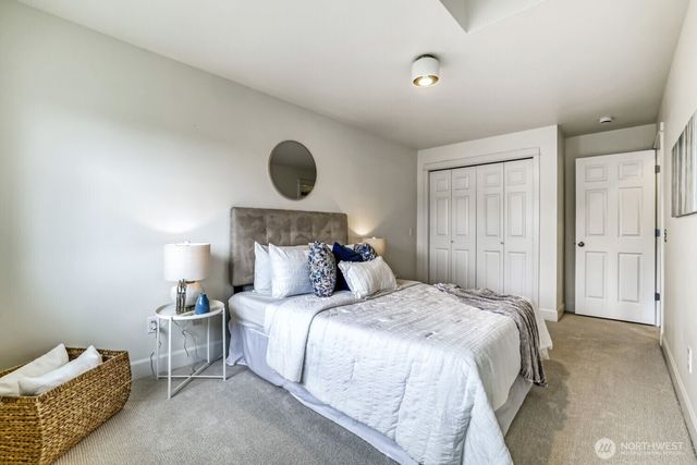 721 N 79th Street, Seattle, WA 98103