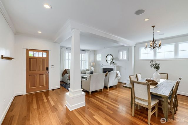 721 N 79th Street, Seattle, WA 98103