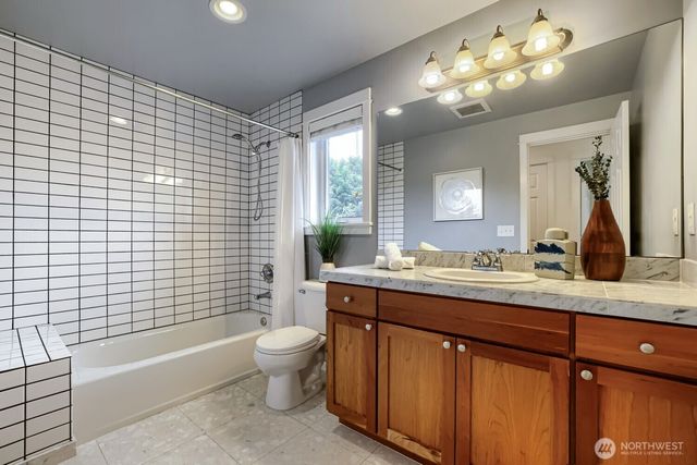 721 N 79th Street, Seattle, WA 98103