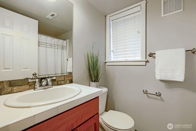 721 N 79th Street, Seattle, WA 98103
