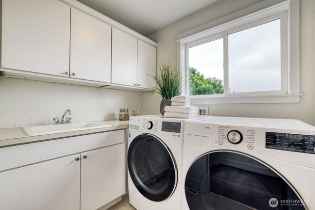 721 N 79th Street, Seattle, WA 98103