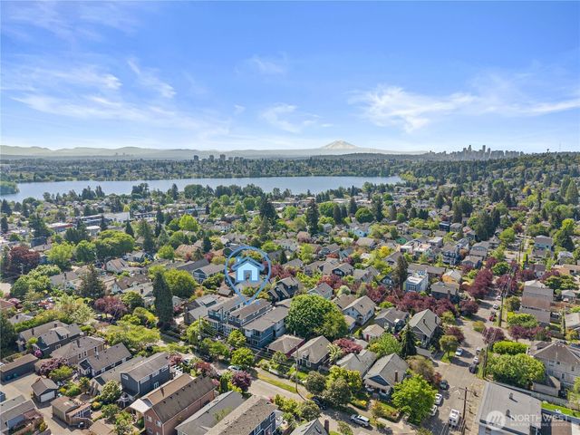 721 N 79th Street, Seattle, WA 98103