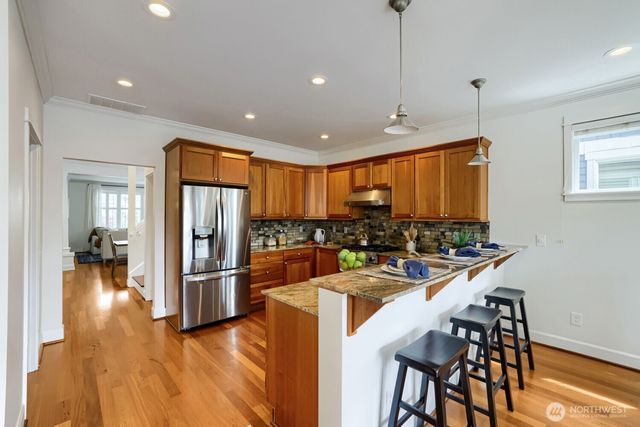 721 N 79th Street, Seattle, WA 98103
