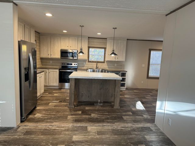 201 Creek Road, Reevesville, SC 29471