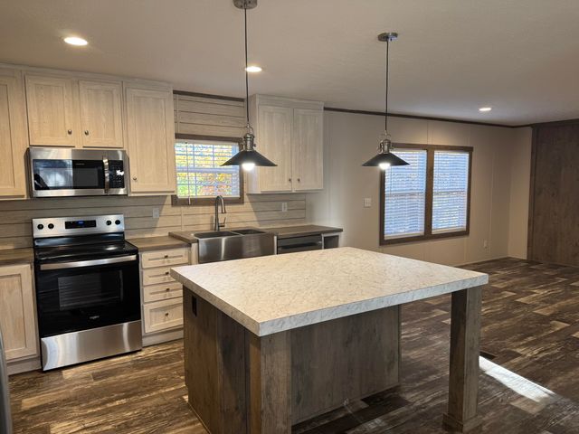 201 Creek Road, Reevesville, SC 29471