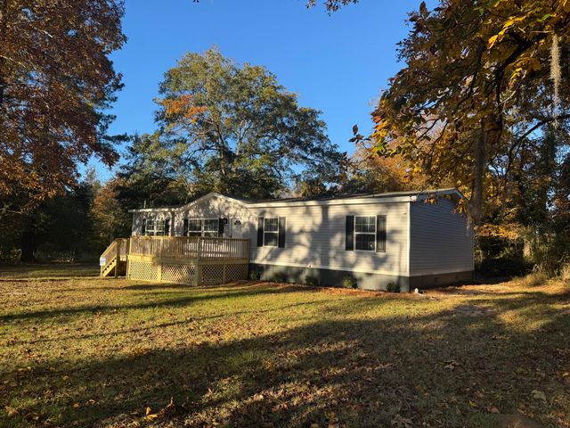 201 Creek Road, Reevesville, SC 29471