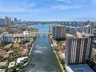 19667 Turnberry Way 17-D, Aventura, FL 33180