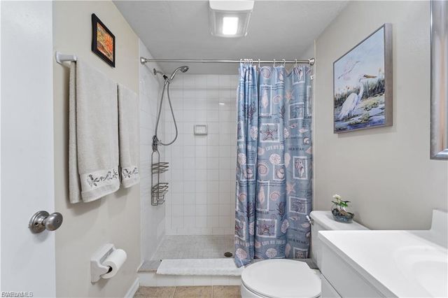 8565 Charter Club CIR 6, Fort Myers, FL 33919
