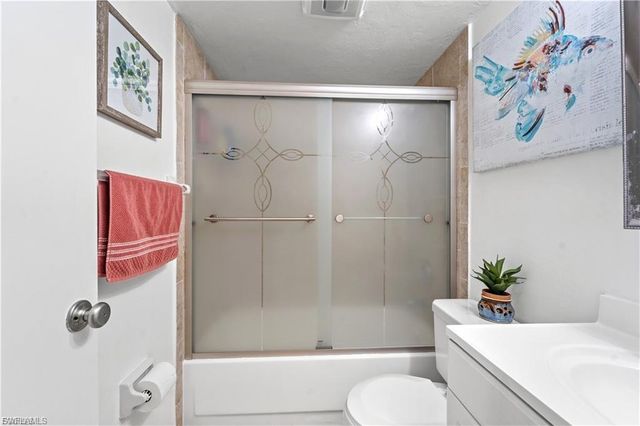 8565 Charter Club CIR 6, Fort Myers, FL 33919