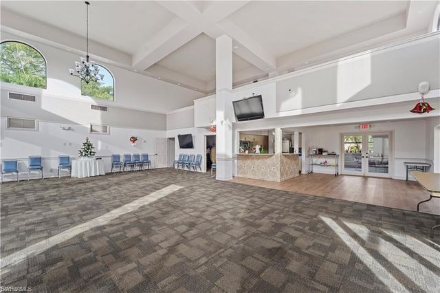 8565 Charter Club CIR 6, Fort Myers, FL 33919